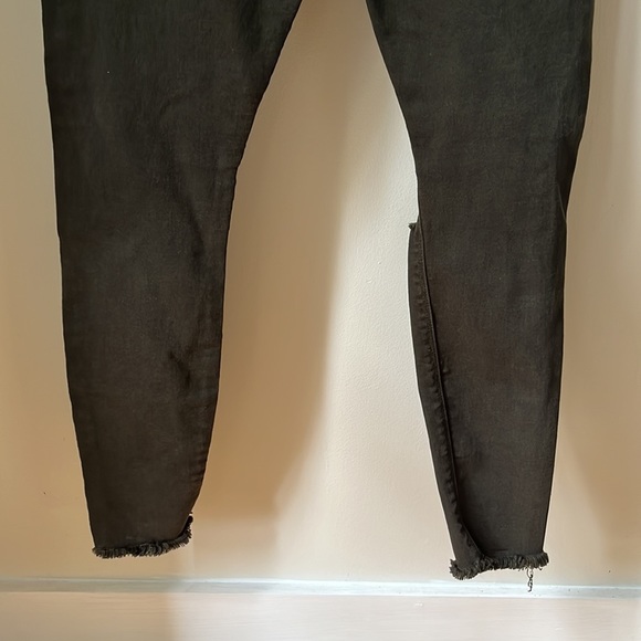RtA Prince Distressed Skinny Jeans in Olive Wash Size 28 - Picture 14 of 14
